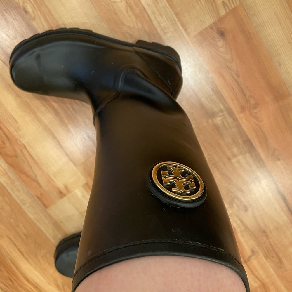 Boots - Picture 5 of 6